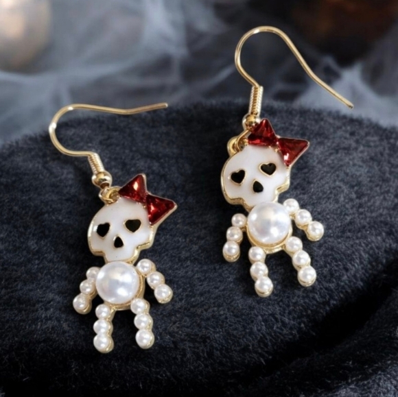 Jewelry - Skull Pearl Dangle Earrings